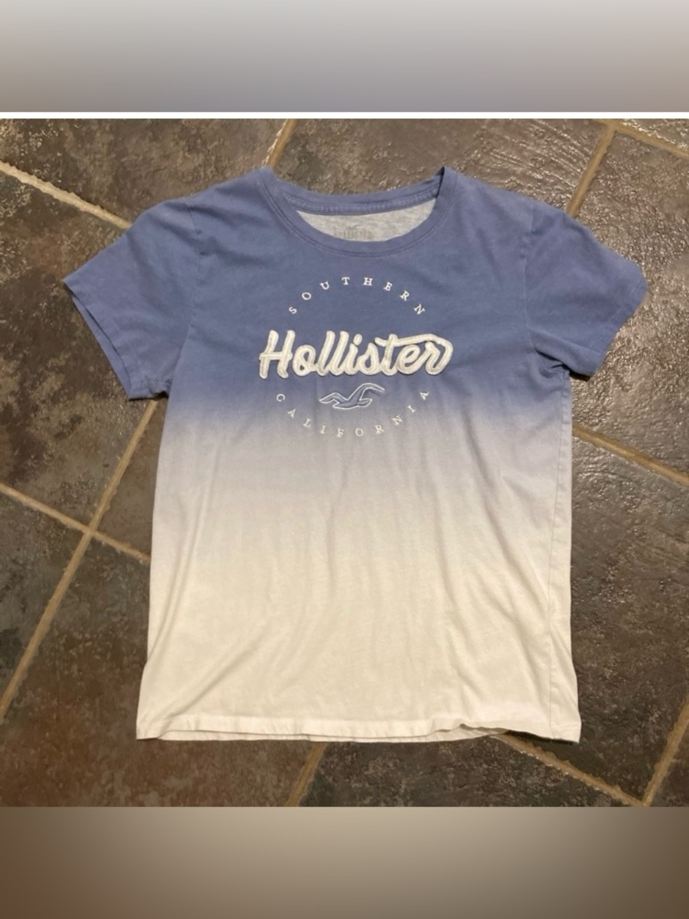 Hollister Blue-to-White Ombre Logo Short Sleeve Tee Women’s Size M